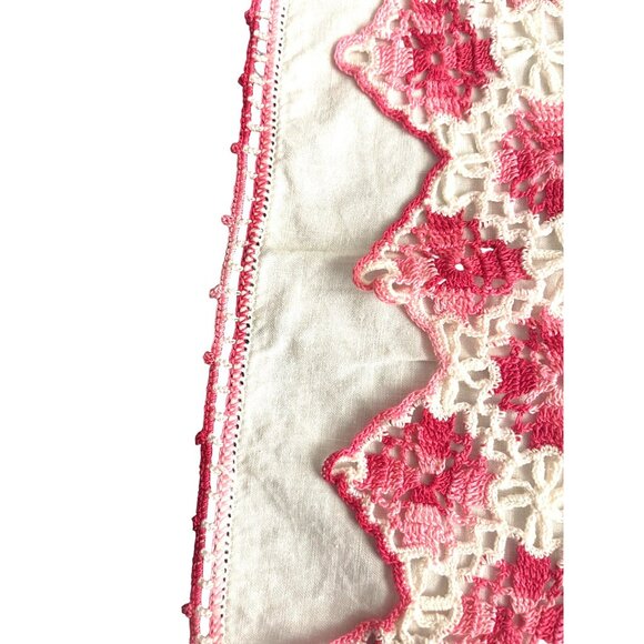 Handmade SET Of Intricate Crochet Floral around Edge Pillowcases - Picture 5 of 5